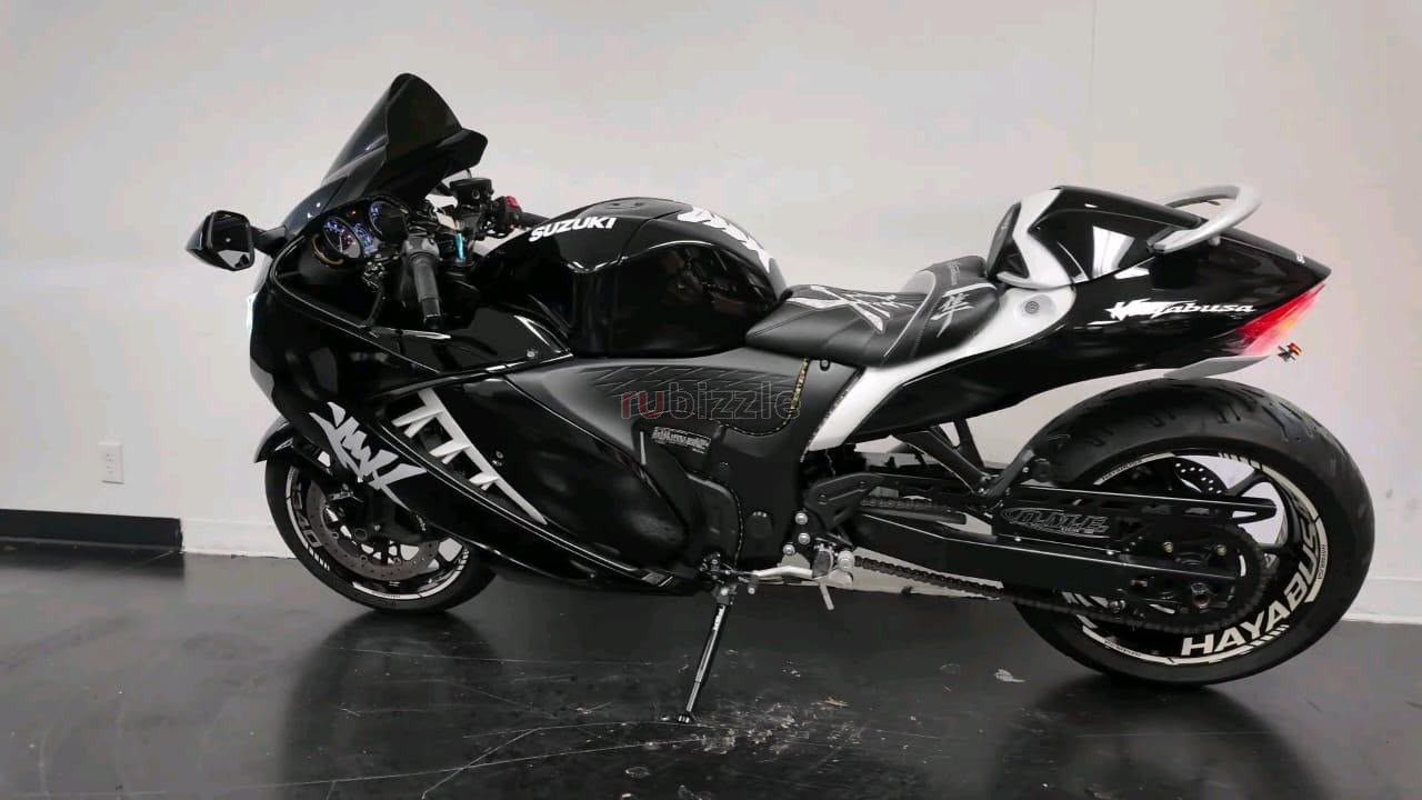 2025 Suzuki Hayabusa 1340 for sale with low miles, whats app +46727895
